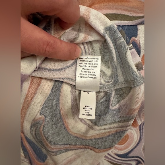 SO Women’s Juniors Marble Swirl Button Down Cinched Blouse Crop Top Size XL - Picture 12 of 14